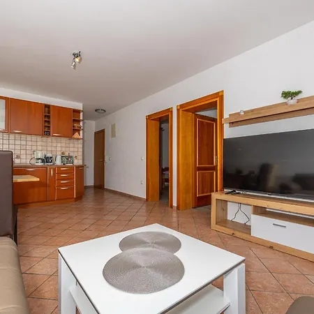 Lacic Apartment