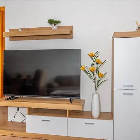 Apartament Lacic *