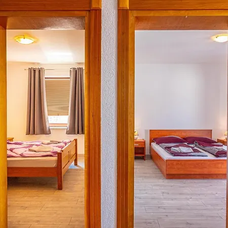 Lacic Apartament *